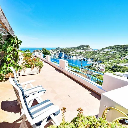 Holiday home Solemareponza Casa Laura Cala Feola